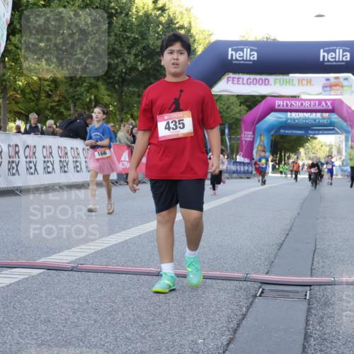 06.09.2026 - CURREX Alsterlauf Yannick Fuchs http://msf.ph/oto/10228803 06.09.2026 10:55:28 Ziel 156, 166, 181, 198, 199, 232, 242, 291, 368, 369, 435, 439 meine-sportfotos.de