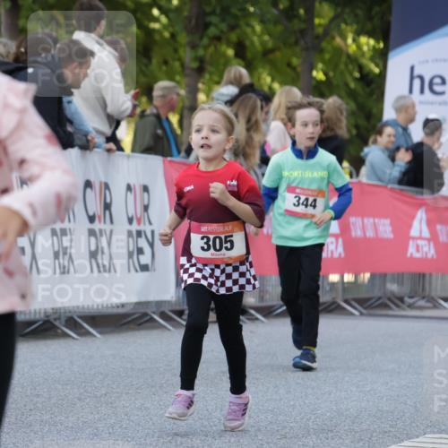 06.09.2026 - CURREX Alsterlauf Yannick Fuchs http://msf.ph/oto/10228811 06.09.2026 10:55:33 Ziel 166, 220, 232, 295, 305, 344, 369, 435 meine-sportfotos.de