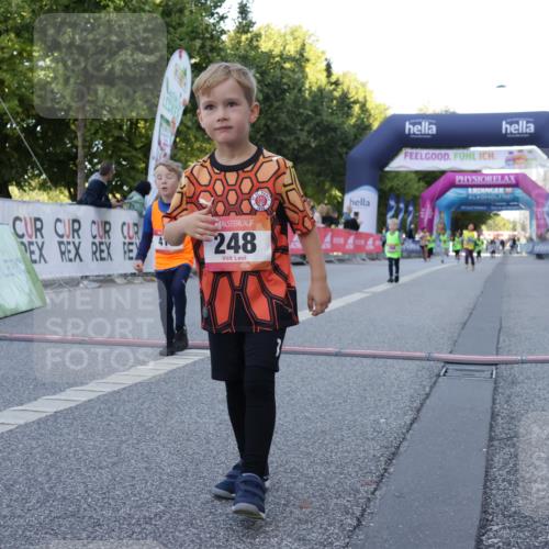 06.09.2026 - CURREX Alsterlauf Yannick Fuchs http://msf.ph/oto/10228830 06.09.2026 10:55:44 Ziel 237, 248, 295, 305, 335, 342, 344, 410, 8169 meine-sportfotos.de