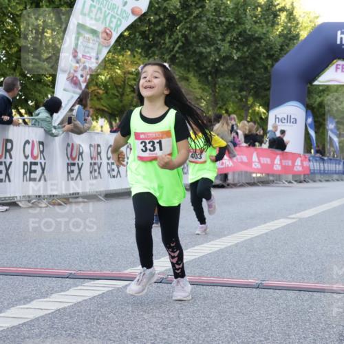 06.09.2026 - CURREX Alsterlauf Yannick Fuchs http://msf.ph/oto/10228845 06.09.2026 10:55:56 Ziel 245, 331, 366, 373, 395, 403 meine-sportfotos.de