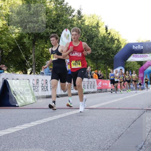 06.09.2026 - CURREX Alsterlauf Yannick Fuchs http://msf.ph/oto/10228961 06.09.2026 11:04:18 Ziel 51, 53, 59, 67, 69, 72, 77, 83, 85, 88, 1074 meine-sportfotos.de