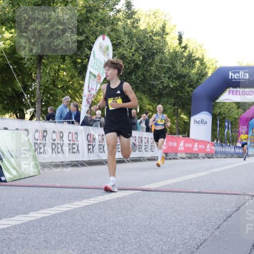 06.09.2026 - CURREX Alsterlauf Yannick Fuchs http://msf.ph/oto/10228977 06.09.2026 11:04:25 Ziel 51, 53, 59, 67, 70, 77, 80, 83, 85, 88, 1074 meine-sportfotos.de