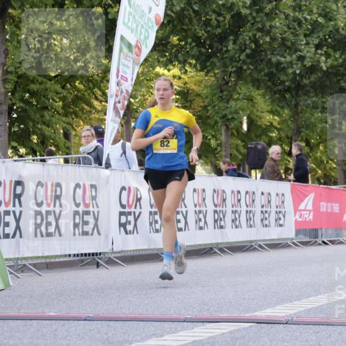 06.09.2026 - CURREX Alsterlauf Yannick Fuchs http://msf.ph/oto/10228998 06.09.2026 11:05:03 Ziel 82 meine-sportfotos.de