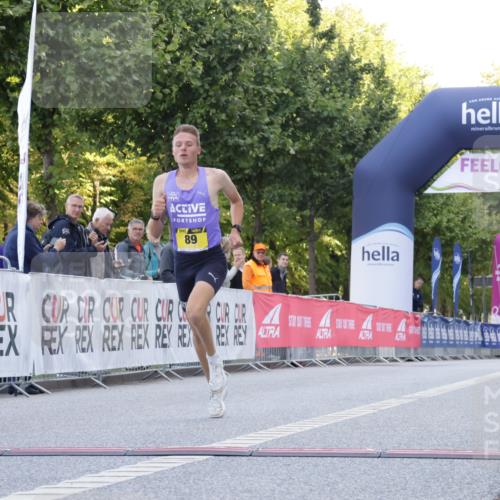 06.09.2026 - CURREX Alsterlauf Yannick Fuchs http://msf.ph/oto/10229003 06.09.2026 11:06:39 Ziel 89 meine-sportfotos.de