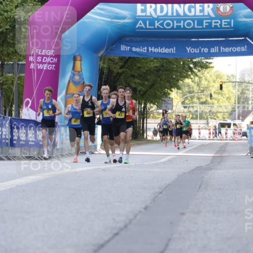 06.09.2026 - CURREX Alsterlauf Yannick Fuchs http://msf.ph/oto/10229009 06.09.2026 11:06:58 Ziel  meine-sportfotos.de