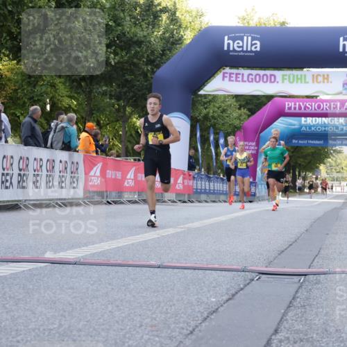06.09.2026 - CURREX Alsterlauf Yannick Fuchs http://msf.ph/oto/10229031 06.09.2026 11:07:19 Ziel 68, 76 meine-sportfotos.de