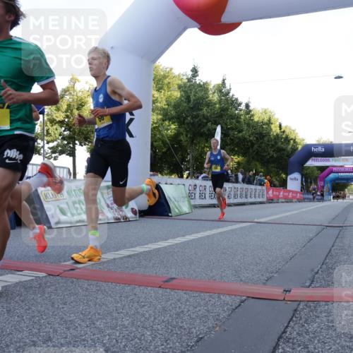 06.09.2026 - CURREX Alsterlauf Yannick Fuchs http://msf.ph/oto/10229049 06.09.2026 11:07:25 Ziel 56, 66, 68, 76, 81 meine-sportfotos.de
