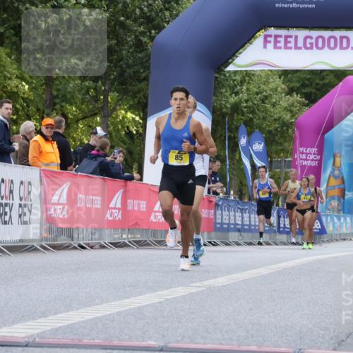 06.09.2026 - CURREX Alsterlauf Yannick Fuchs http://msf.ph/oto/10229072 06.09.2026 11:07:48 Ziel 51, 67, 72, 77, 85, 1074 meine-sportfotos.de