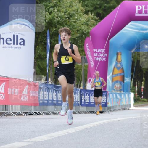 06.09.2026 - CURREX Alsterlauf Yannick Fuchs http://msf.ph/oto/10229090 06.09.2026 11:08:09 Ziel 80 meine-sportfotos.de