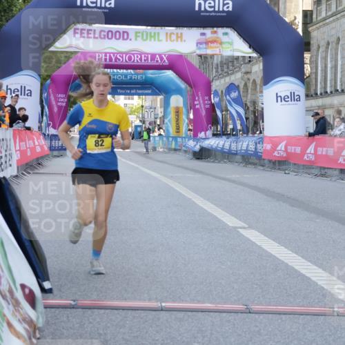 06.09.2026 - CURREX Alsterlauf Yannick Fuchs http://msf.ph/oto/10229112 06.09.2026 11:09:41 Ziel 82, 89 meine-sportfotos.de