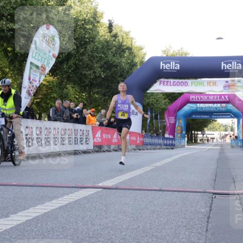 06.09.2026 - CURREX Alsterlauf Yannick Fuchs http://msf.ph/oto/10229120 06.09.2026 11:15:28 Ziel 83, 88, 89 meine-sportfotos.de