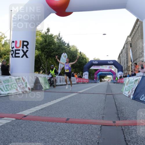 06.09.2026 - CURREX Alsterlauf Yannick Fuchs http://msf.ph/oto/10229122 06.09.2026 11:15:28 Ziel 83, 88, 89 meine-sportfotos.de