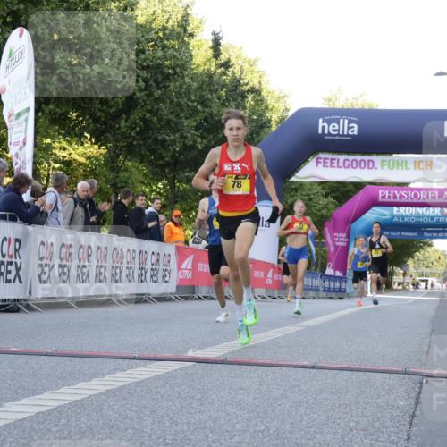06.09.2026 - CURREX Alsterlauf Yannick Fuchs http://msf.ph/oto/10229158 06.09.2026 11:16:16 Ziel 62, 63, 71, 78, 80, 86, 87 meine-sportfotos.de