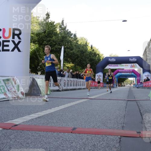 06.09.2026 - CURREX Alsterlauf Yannick Fuchs http://msf.ph/oto/10229165 06.09.2026 11:16:18 Ziel 62, 63, 70, 71, 78, 86, 87 meine-sportfotos.de