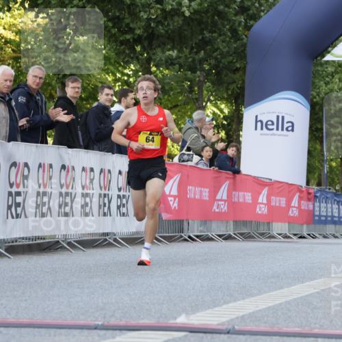 06.09.2026 - CURREX Alsterlauf Yannick Fuchs http://msf.ph/oto/10229188 06.09.2026 11:16:36 Ziel 64, 75 meine-sportfotos.de