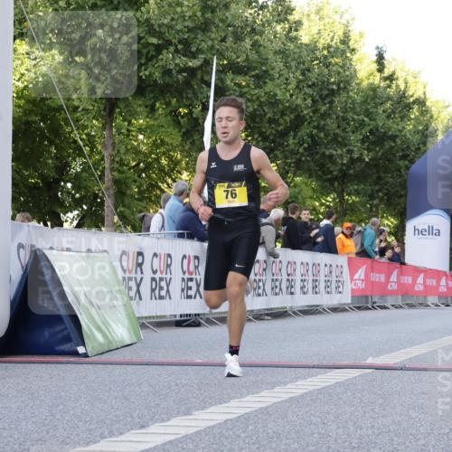 06.09.2026 - CURREX Alsterlauf Yannick Fuchs http://msf.ph/oto/10229221 06.09.2026 11:17:11 Ziel 76 meine-sportfotos.de