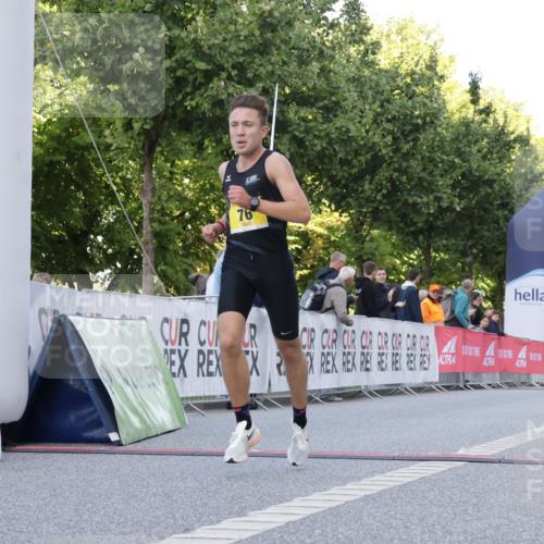 06.09.2026 - CURREX Alsterlauf Yannick Fuchs http://msf.ph/oto/10229222 06.09.2026 11:17:11 Ziel 76 meine-sportfotos.de