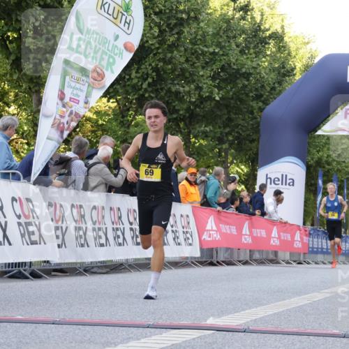06.09.2026 - CURREX Alsterlauf Yannick Fuchs http://msf.ph/oto/10229251 06.09.2026 11:17:35 Ziel 69 meine-sportfotos.de