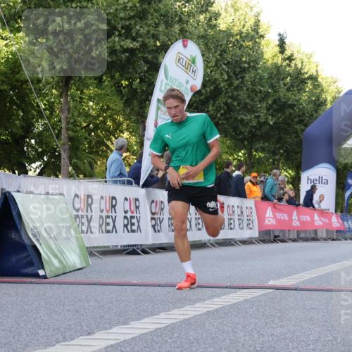 06.09.2026 - CURREX Alsterlauf Yannick Fuchs http://msf.ph/oto/10229271 06.09.2026 11:17:48 Ziel 51, 56, 67, 68 meine-sportfotos.de