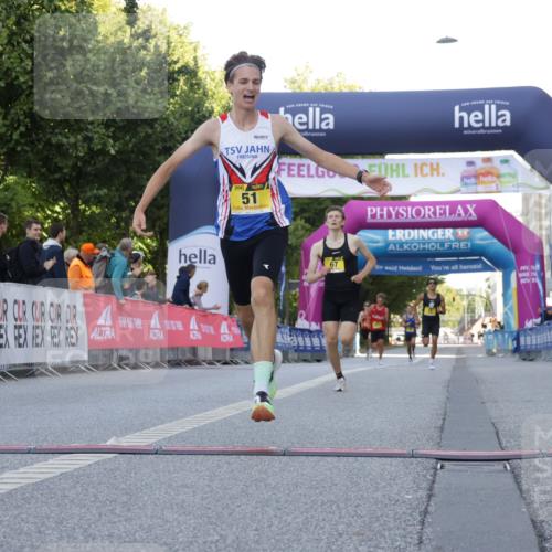06.09.2026 - CURREX Alsterlauf Yannick Fuchs http://msf.ph/oto/10229278 06.09.2026 11:17:50 Ziel 51, 67, 68, 72 meine-sportfotos.de