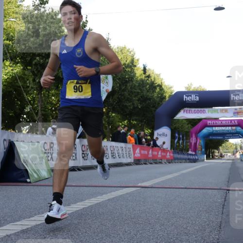 06.09.2026 - CURREX Alsterlauf Yannick Fuchs http://msf.ph/oto/10229307 06.09.2026 11:18:01 Ziel 55, 72, 90, 1074 meine-sportfotos.de