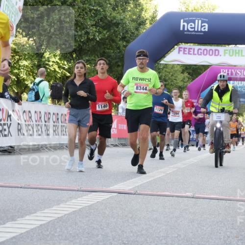 06.09.2026 - CURREX Alsterlauf Yannick Fuchs http://msf.ph/oto/10229414 06.09.2026 11:45:21 Ziel 1031, 1095, 1119, 1129, 1140, 1200, 1294, 1304, 1318, 4802, 8344 meine-sportfotos.de