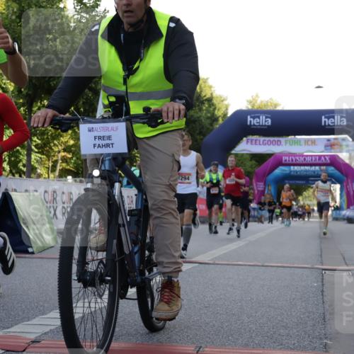 06.09.2026 - CURREX Alsterlauf Yannick Fuchs http://msf.ph/oto/10229421 06.09.2026 11:45:24 Ziel 1030, 1031, 1033, 1129, 1140, 1149, 1258, 1294, 1304, 1318, 1340, 4802, 8344 meine-sportfotos.de