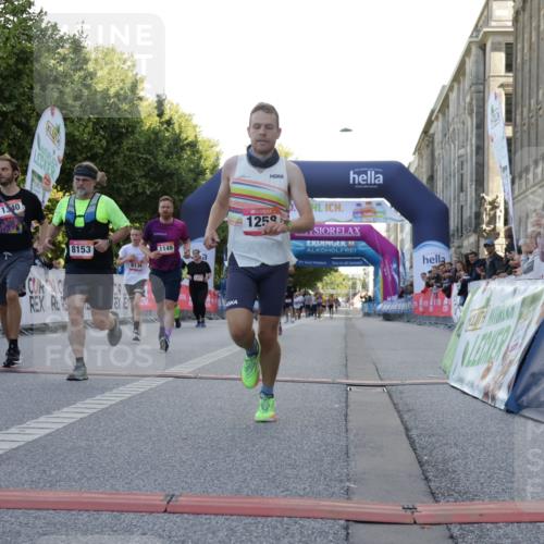 06.09.2026 - CURREX Alsterlauf Yannick Fuchs http://msf.ph/oto/10229433 06.09.2026 11:45:27 Ziel 1030, 1031, 1033, 1129, 1140, 1149, 1216, 1258, 1294, 1295, 1304, 1340, 8136, 8344 meine-sportfotos.de