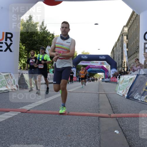 06.09.2026 - CURREX Alsterlauf Yannick Fuchs http://msf.ph/oto/10229435 06.09.2026 11:45:28 Ziel 1030, 1033, 1129, 1140, 1149, 1216, 1258, 1294, 1295, 1304, 1340, 8136, 8344 meine-sportfotos.de