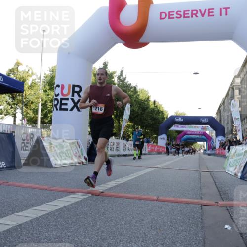 06.09.2026 - CURREX Alsterlauf Yannick Fuchs http://msf.ph/oto/10229437 06.09.2026 11:45:32 Ziel 1026, 1030, 1033, 1129, 1149, 1216, 1258, 1294, 1295, 1317, 1340, 8136 meine-sportfotos.de