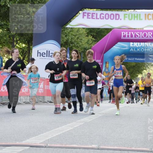 06.09.2026 - CURREX Alsterlauf Yannick Fuchs http://msf.ph/oto/10229444 06.09.2026 11:45:37 Ziel 1026, 1216, 1295, 1312, 1317, 8136 meine-sportfotos.de