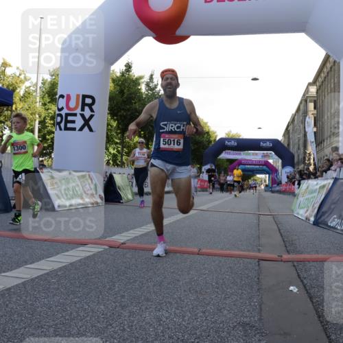 06.09.2026 - CURREX Alsterlauf Yannick Fuchs http://msf.ph/oto/10229464 06.09.2026 11:45:49 Ziel 1148, 1163, 1166, 1167, 1296, 1300, 1308, 1309, 5016 meine-sportfotos.de