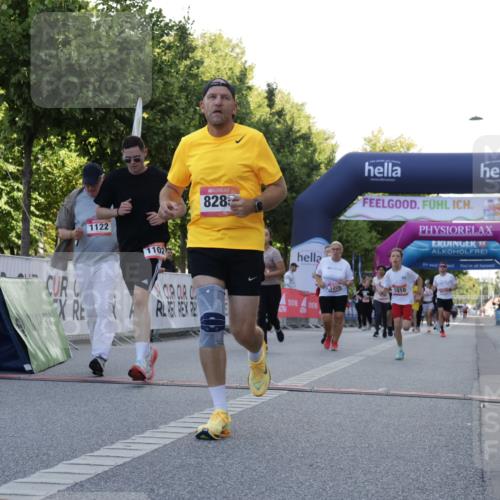 06.09.2026 - CURREX Alsterlauf Yannick Fuchs http://msf.ph/oto/10229474 06.09.2026 11:45:55 Ziel 1010, 1102, 1122, 1148, 1209, 1257, 1300, 1345, 1346, 5016, 8285 meine-sportfotos.de