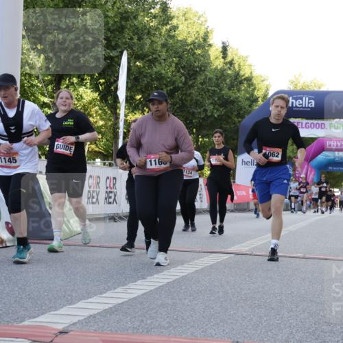 06.09.2026 - CURREX Alsterlauf Yannick Fuchs http://msf.ph/oto/10229509 06.09.2026 11:46:11 Ziel 1032, 1035, 1062, 1071, 1103, 1134, 1145, 1168, 1196, 1211, 1298, 1305, 1307, 8251, 8346 meine-sportfotos.de