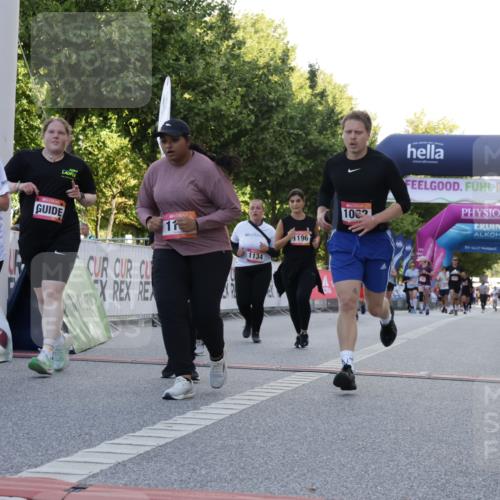 06.09.2026 - CURREX Alsterlauf Yannick Fuchs http://msf.ph/oto/10229511 06.09.2026 11:46:12 Ziel 1032, 1062, 1071, 1103, 1134, 1145, 1162, 1168, 1196, 1211, 1307, 8251, 8346 meine-sportfotos.de