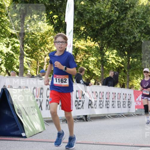 06.09.2026 - CURREX Alsterlauf Yannick Fuchs http://msf.ph/oto/10229520 06.09.2026 11:46:17 Ziel 1062, 1071, 1134, 1145, 1162, 1168, 1193, 1196, 1307 meine-sportfotos.de