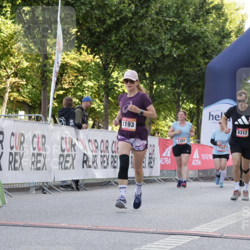 06.09.2026 - CURREX Alsterlauf Yannick Fuchs http://msf.ph/oto/10229521 06.09.2026 11:46:19 Ziel 1062, 1071, 1134, 1162, 1193, 1196, 8312 meine-sportfotos.de