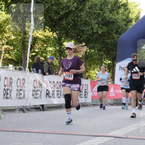 06.09.2026 - CURREX Alsterlauf Yannick Fuchs http://msf.ph/oto/10229522 06.09.2026 11:46:19 Ziel 1062, 1071, 1134, 1162, 1193, 1196, 8312 meine-sportfotos.de
