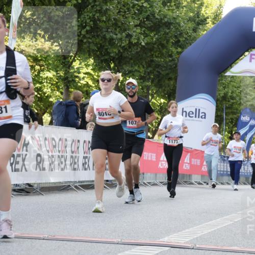 06.09.2026 - CURREX Alsterlauf Yannick Fuchs http://msf.ph/oto/10229568 06.09.2026 11:46:51 Ziel 1020, 1075, 1079, 1131, 1139, 1157, 1173, 8016, 8138 meine-sportfotos.de