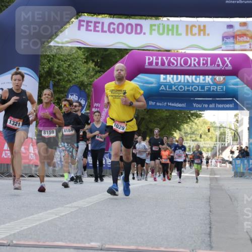 06.09.2026 - CURREX Alsterlauf Yannick Fuchs http://msf.ph/oto/10229578 06.09.2026 11:47:11 Ziel 1001, 1029, 1046, 1321, 1343, 8047, 8159, 8208, 8335 meine-sportfotos.de