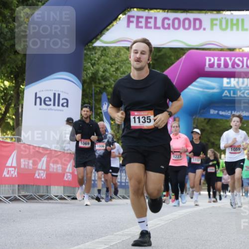 06.09.2026 - CURREX Alsterlauf Yannick Fuchs http://msf.ph/oto/10229603 06.09.2026 11:47:39 Ziel 1081, 1083, 1085, 1111, 1135, 1194, 1333, 8070, 8139, 8236 meine-sportfotos.de