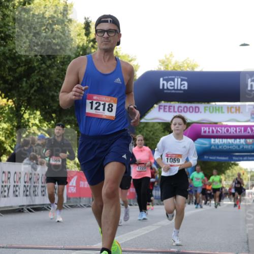 06.09.2026 - CURREX Alsterlauf Yannick Fuchs http://msf.ph/oto/10229612 06.09.2026 11:47:45 Ziel 1059, 1068, 1069, 1135, 1218, 1223, 1333, 8070, 8139 meine-sportfotos.de