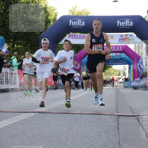 06.09.2026 - CURREX Alsterlauf Yannick Fuchs http://msf.ph/oto/10229653 06.09.2026 11:48:29 Ziel 1034, 1040, 1147, 1164, 1170, 1244, 1293, 1325, 8239, 8240 meine-sportfotos.de