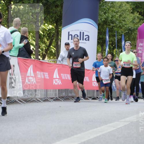 06.09.2026 - CURREX Alsterlauf Yannick Fuchs http://msf.ph/oto/10229662 06.09.2026 11:48:32 Ziel 1034, 1040, 1147, 1164, 1170, 1177, 1270, 1293, 8239, 8240 meine-sportfotos.de