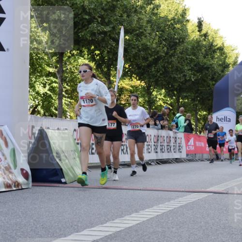 06.09.2026 - CURREX Alsterlauf Yannick Fuchs http://msf.ph/oto/10229664 06.09.2026 11:48:33 Ziel 1034, 1040, 1147, 1164, 1170, 1177, 1270, 1293, 8239, 8240 meine-sportfotos.de