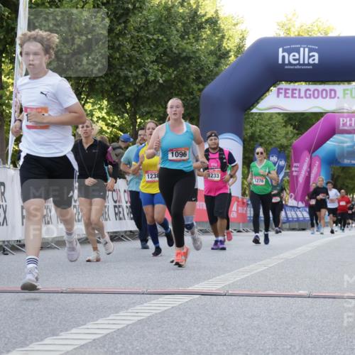 06.09.2026 - CURREX Alsterlauf Yannick Fuchs http://msf.ph/oto/10229685 06.09.2026 11:48:47 Ziel 1005, 1073, 1096, 1097, 1184, 1185, 1222, 1231, 1233, 1238, 1247, 1260, 1265, 1272, 1275, 1276, 1280, 1326, 1337, 1338, 8110 meine-sportfotos.de