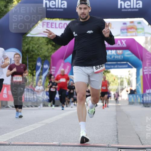 06.09.2026 - CURREX Alsterlauf Yannick Fuchs http://msf.ph/oto/10229707 06.09.2026 11:48:56 Ziel 1013, 1066, 1233, 1238, 1243, 1250, 1273, 1275, 1276, 1326, 1338, 8347 meine-sportfotos.de