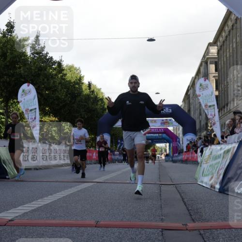 06.09.2026 - CURREX Alsterlauf Yannick Fuchs http://msf.ph/oto/10229708 06.09.2026 11:48:56 Ziel 1013, 1066, 1233, 1238, 1243, 1250, 1273, 1275, 1276, 1326, 1338, 8347 meine-sportfotos.de