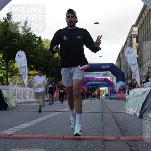 06.09.2026 - CURREX Alsterlauf Yannick Fuchs http://msf.ph/oto/10229712 06.09.2026 11:48:57 Ziel 1013, 1066, 1233, 1238, 1243, 1250, 1273, 1275, 1276, 1326, 1338, 8347 meine-sportfotos.de
