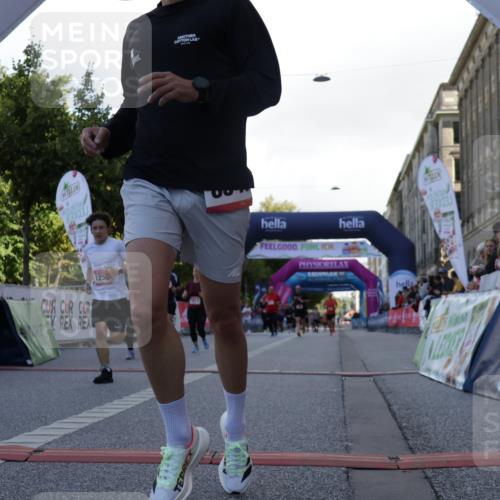 06.09.2026 - CURREX Alsterlauf Yannick Fuchs http://msf.ph/oto/10229714 06.09.2026 11:48:57 Ziel 1013, 1066, 1233, 1238, 1243, 1250, 1273, 1275, 1276, 1326, 1338, 8347 meine-sportfotos.de